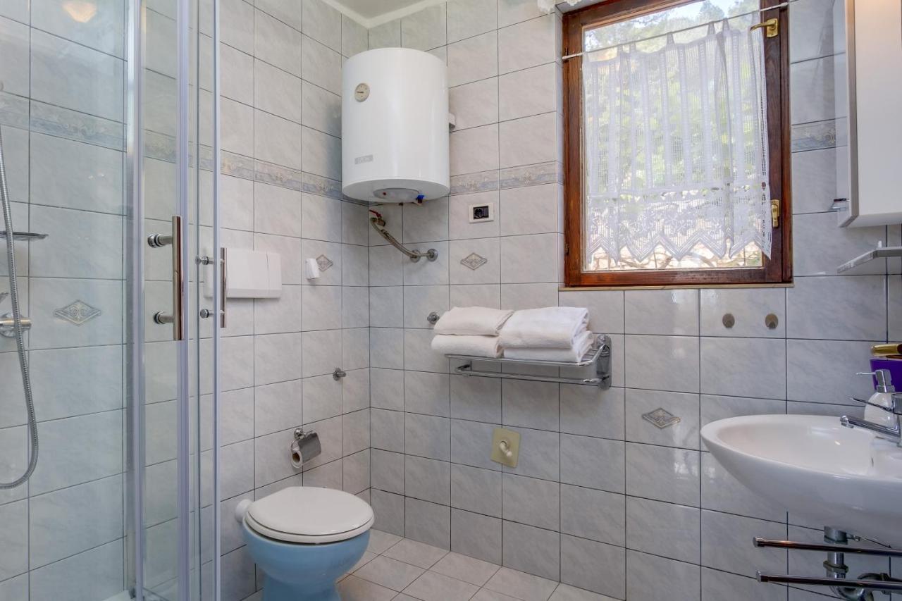 Apartments Villa Julija Mali Lošinj Zewnętrze zdjęcie