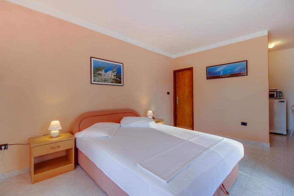 Apartments Villa Julija Mali Lošinj Pokój zdjęcie