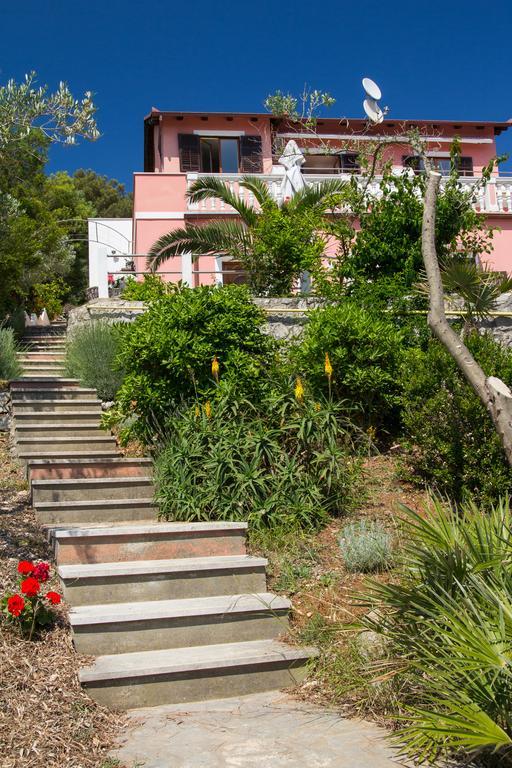 Apartments Villa Julija Mali Lošinj Zewnętrze zdjęcie